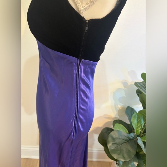 Vintage classic Blue and Black Dress, lace detail back - Picture 9 of 11